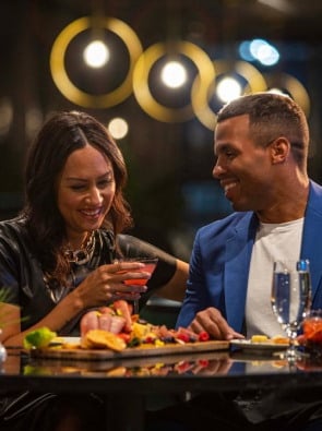 Enjoy Delicious Food at Waterview, Chicago, Illinois